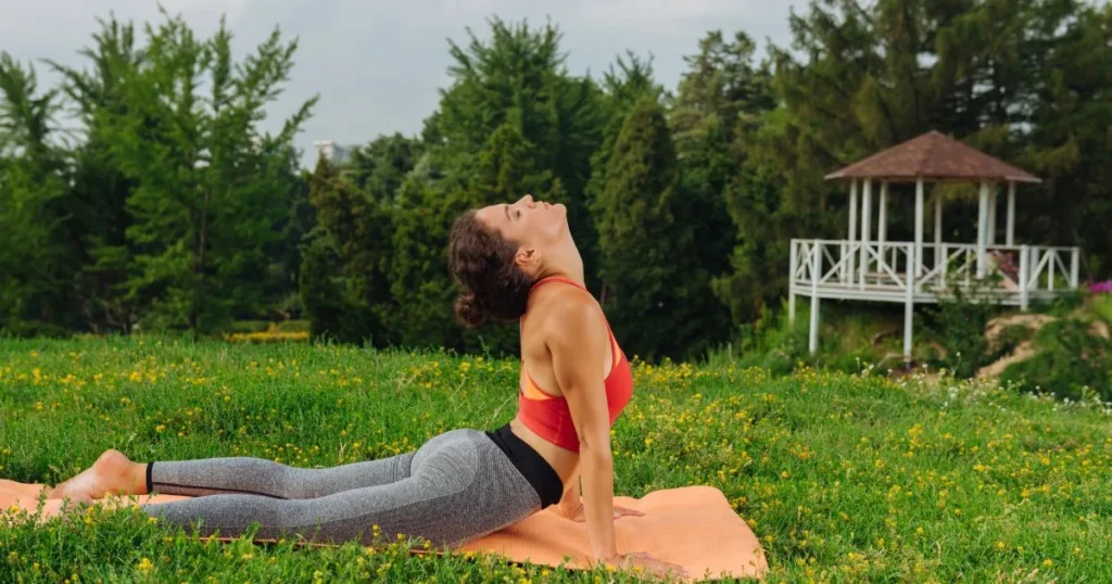 7.भुजंगासन (Bhujangasana)