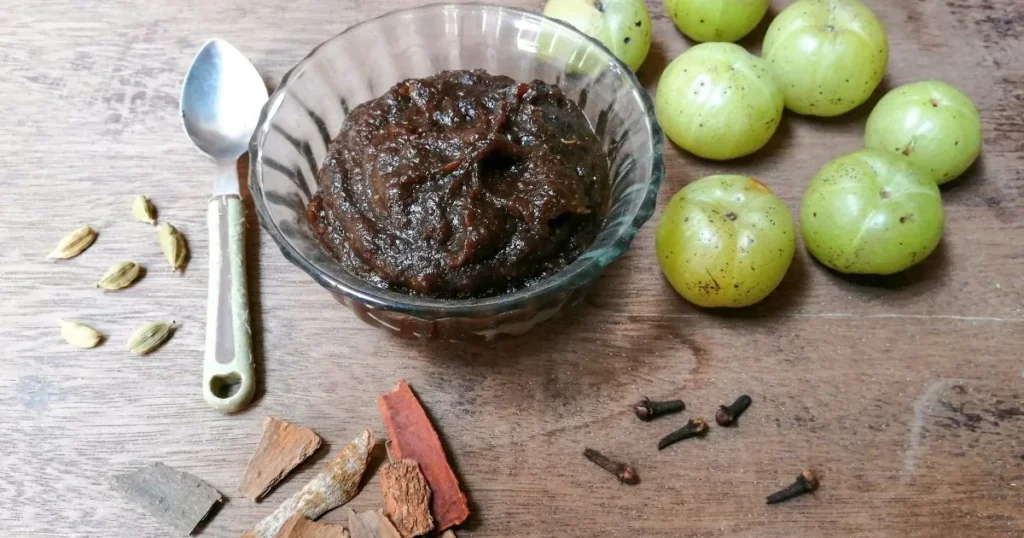 Chyawanprash Benefits In Hindi : सर्दी में च्यवनप्राश खाने के फायदे